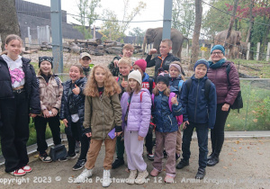 Uczniowie klas 4a i 5c w łódzkim ZOO